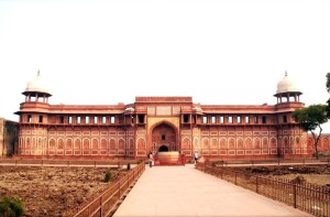 Travel To Agra and Relish The Experience Of Its Palaces And Forts ...